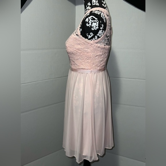 David’s Bridal Dress size 2 light pink - Picture 2 of 4